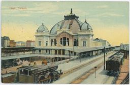 Železnice nádraží Plzeň kočáry s koňmi lakovka B.K.S.W. 1910