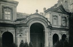 Praha Malá Strana, Valdštejnská ulice, nádvoří domu (přesné místo neurčeno)