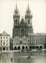 Praha, Staroměstské náměstí, Týnský chrám z okna radnice