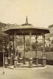 Teplice, Pavilon s pramenem Prazdroj (Urquelle) v Lázeňské zahradě
