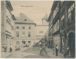 Anežská ulička s vchodem do bývalého kláštera 1900