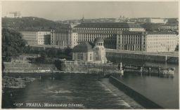 Praha Ostrov Štvanice Vltava koupající se lidé 1931