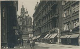 Mostecká ulice směrem k Malostranskému náměstí
