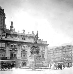 Praha, Malostranské náměstí, pomník maršála Radeckého, kolem 1907