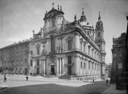 Praha, Malostranské náměstí, kostel sv. Mikuláše, kolem 1927