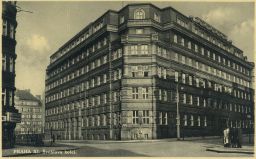 Praha Žižkov Švehlova kolej hospoda Smíchovský Staropramen