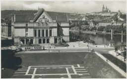 Právnická fakulta Karlovy univerzity kolem roku 1938.