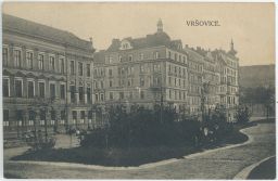 Praha Vršovice pohled z Heroldových sadů na ulici Estonská 1925
