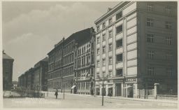Praha Holešovice Tusarova Libeňská velocipedy Včela Avion FotoFon 1930