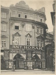 Praha Staroměstské náměstí módní zboží pro dámy Antonín Horák