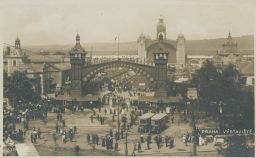 Praha Holešovice výstaviště dva omnibusy