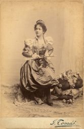 Dáma s bičíkem, kolem 1890, kabinetka