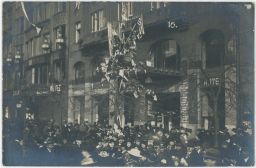 Praha oslavy samostatnosti 29.října 1919 foto Dítě