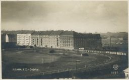 Praha Dejvice stadion reklama Baťa FotoFon 1931
