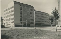 Praha Dejvice Státní reálné gymnázium vydal Čížek