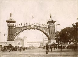 Brána výstaviště u Královské obory, 1891