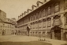 Průčelí Valdštejnského paláce na Malé Straně, vizitka