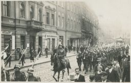 Praha mobilizace vojenský pluk tramvaj 9 foto Mráz 1938