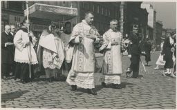 Praha Vinohrady Bio Valdek procesí foto Dítě