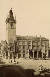 Staroměstská radnice, nové průčelí, vizitka