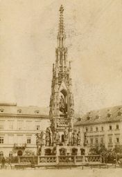 Pomník císaře Františka I. na nábřeží v Praze, vizitka