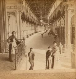 Litinová kolonáda v Mariánských Lázních, polovina stereofotografie