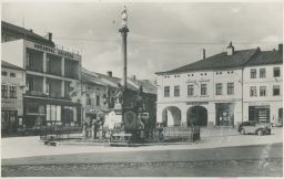 Dobruška - náměstí, Baťa, auto, záložna, Dostál