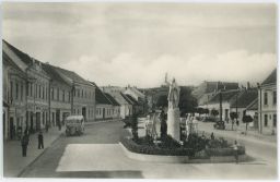 Modra - okr. Pezinok - pomník L. Štúra - real photo - autobus 50. léta