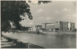 Hradec Králové - Sokolovna, městské lázně - 1942