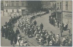 Bratislava Poszony Pressburg Sprievod cez Suché mýto okolo roku 1925