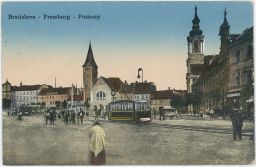 Bratislava Poszony Pressburg náměstí lidé tramvaj