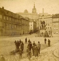Malostranské náměstí, hirní část, polovina stereofotografie