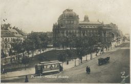 Plzeň městské divadlo povoz tramvaj druhá strana (made in France)