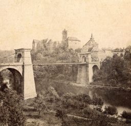 Hrad Loket ařetězový most polovina stereofotografie