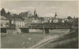 Vsetín Bečva most hrající si děti Orbis