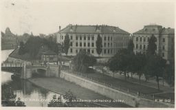 Hradec Králové obchodní akademie učitelský ústav 30. léta