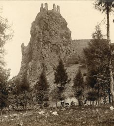 Hrad Trosky, věž Baba, polovina stereofotografie