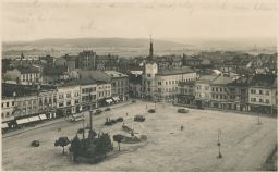 Kroměříž náměstí foto Švec obchody detailně