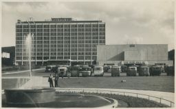 Zlín Baťa Společenský dům 1937 S DVĚMA MLADÍKY