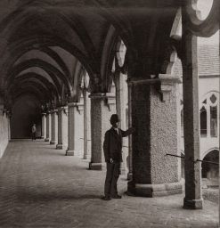 Zvíkov, chodba na nádvoří, polovina stereofotografie