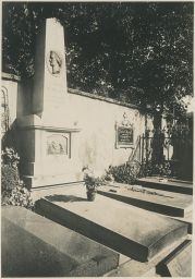 Vyšehrad hrob B. Němcová nakl. Fr. Sedláček, kostelník