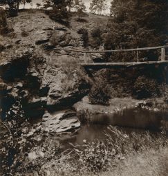 Bechyně, můstek přes potok, patrně Židova strouha, polovina stereofotografie