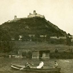 Hrad Bezděz a jezero, polovina stereofotografie