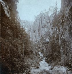 Adršpašské skály, Snoubenci, polovina stereofotografie
