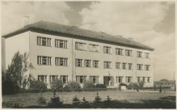 Uhříněves Praha 22 škola Orbis 1948