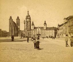 Hradec Králové - Velké náměstí s katedrálou sv. Ducha a Bílou věží