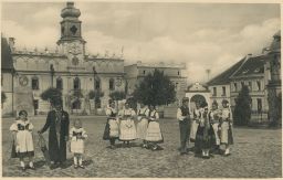 Kroje etnografie České národní kroje Z Blat Na veselckém rynku