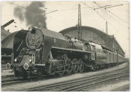 Železnice lokomotiva ČKD 1951 Praha hl.n. ČSD 475.1136