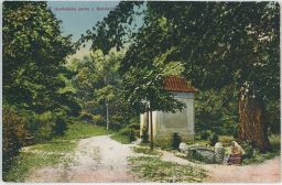 Bohdaneč Kutná Hora lázeňský park ODPOČÍVAJÍCÍ ŽENA