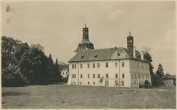 Dolní Břežany zámek zemědělská mistrovská škola Praha východ Orbis
